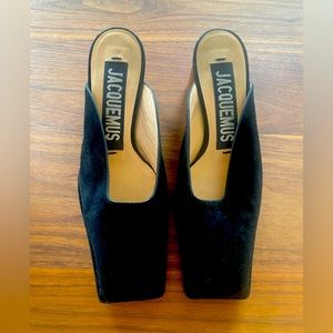 Jacquemus "Sabah" black suede mules in great condition!
